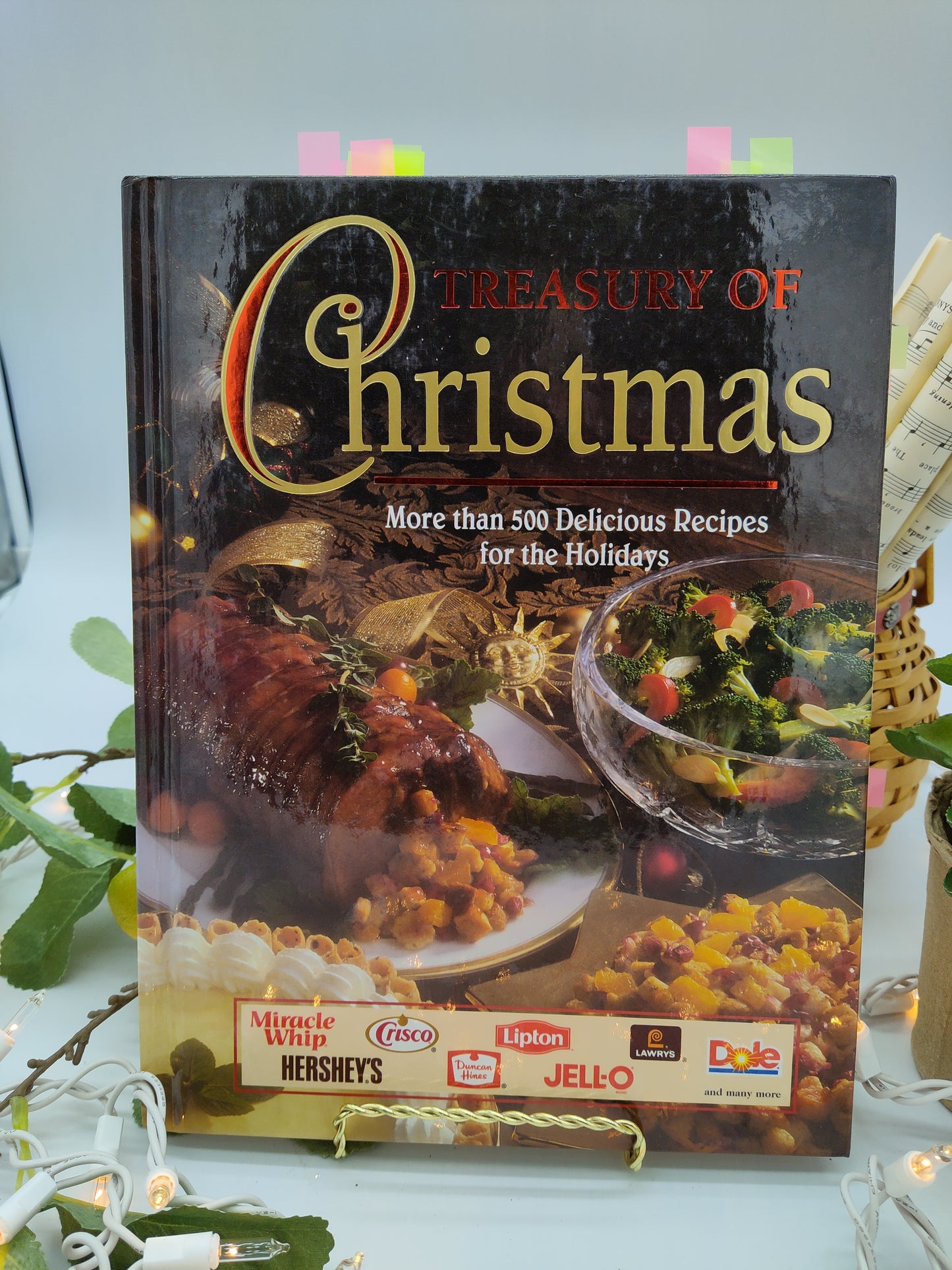 *Treasury of Christmas Cookbook, More than 500 Delicious Recipes