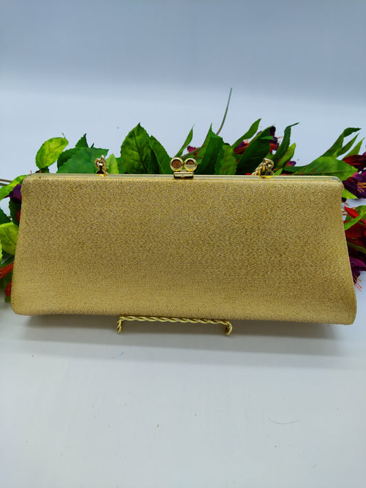*Golden Clutch Kiss Closure Formal Purse with chain strap