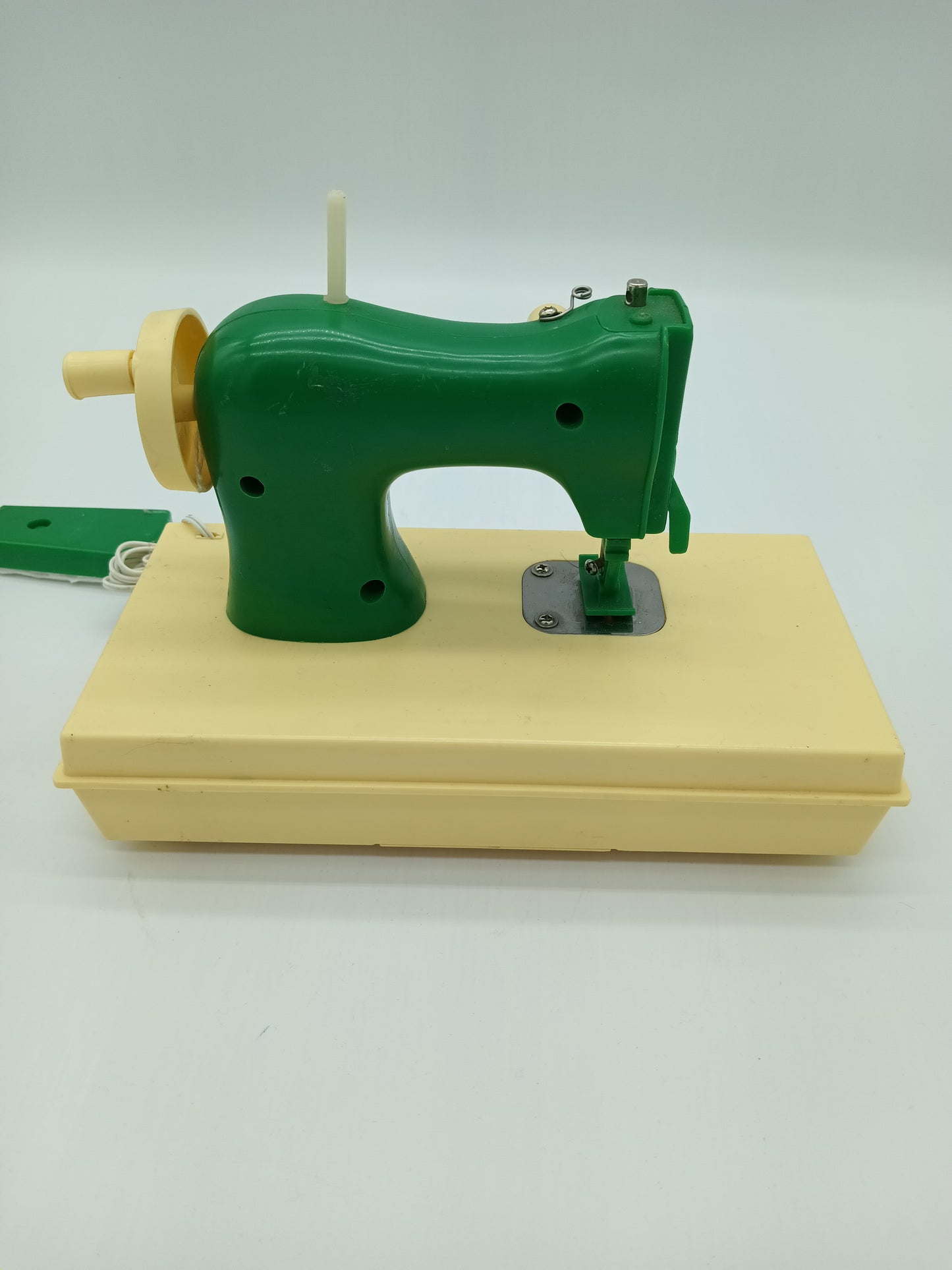 *Cabbage Patch Kid Plastic Toy Sewing Machine With Pedal As Is